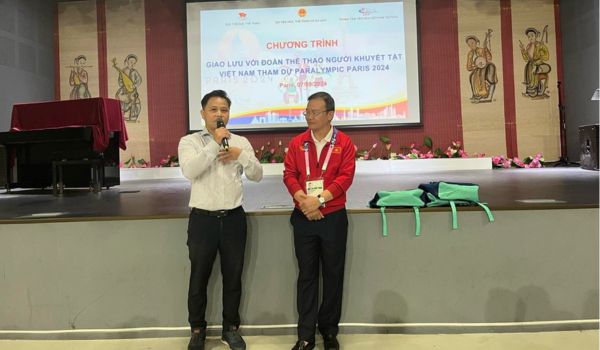Gặp gỡ đoàn đại biểu Việt Nam tham dự Paralympic.