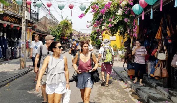 Tourisme vietnamien vise à accueillir 22 à 23 millions de visiteurs internationaux dans 2025 (Photo : VOH)