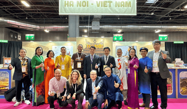 Đoàn Việt Nam tại gian hàng IFTM 2025 Paris